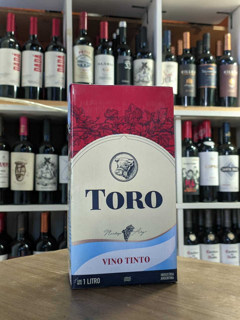 Vino Tinto MID Tetra Toro 1 Lts